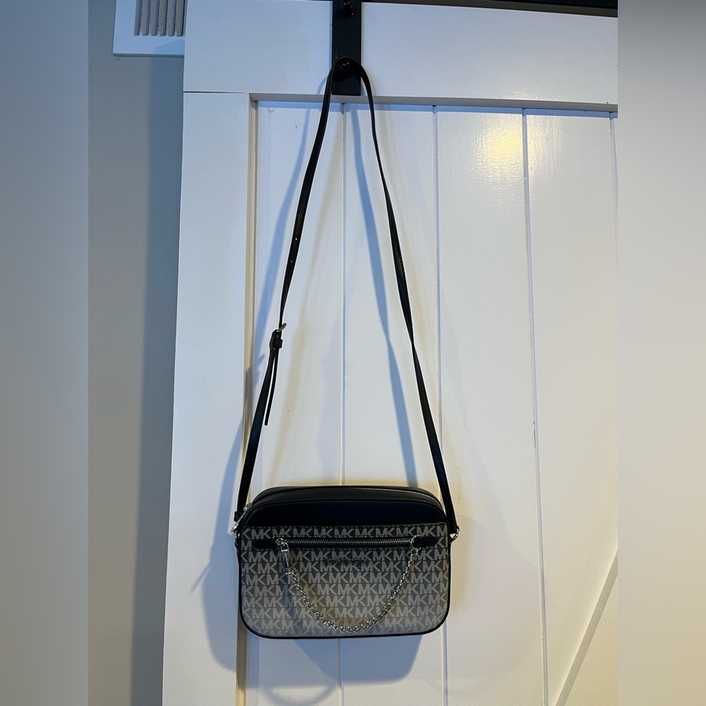Michael Kors Jet Set Large Ombré signature logo crossbody purse - black/grey